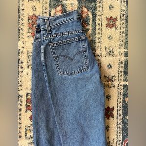 Levi’s 550 Medium Wash
